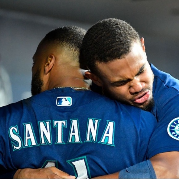 Profile Picture of James Roe (@jamesroe268) on Poshmark