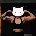 Profile Picture of Robertren Rae (@cursedteeth) on Instagram