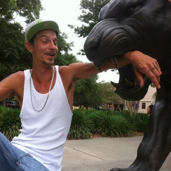 Profile Picture of Sean Bender (@seanbender) on Poshmark