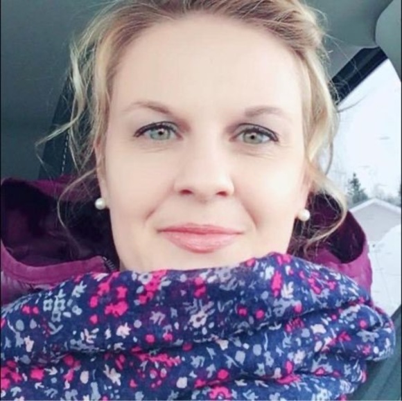 Karine Twyman - Poshmark Profile Picture of Karine Twyman (@karinetwyman) on Poshmark