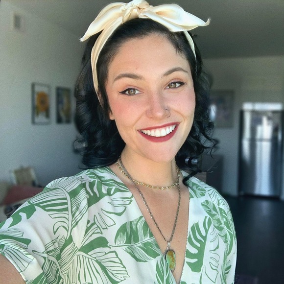 Profile Picture of Lisa Nardone (@lisa_nardone) on Poshmark