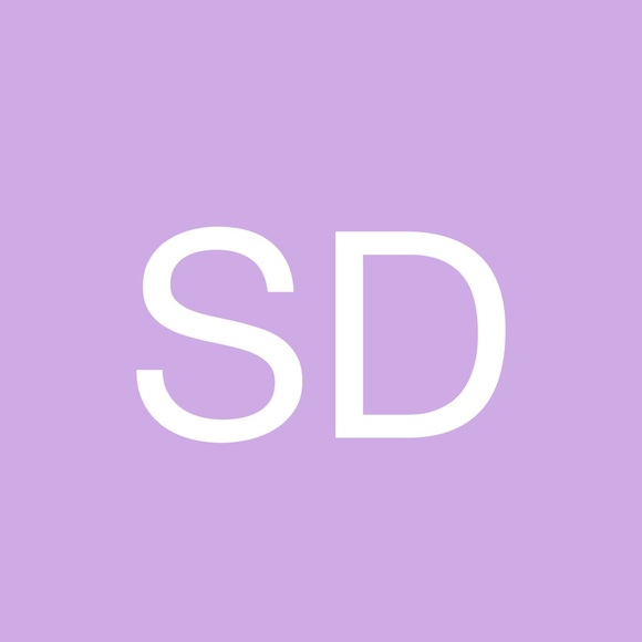 Profile Picture of Sydney Davidoff (@sydney_davidoff) on Poshmark
