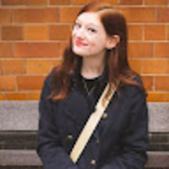 Profile Picture of Chloe Bragg (@cbragg34) on Poshmark