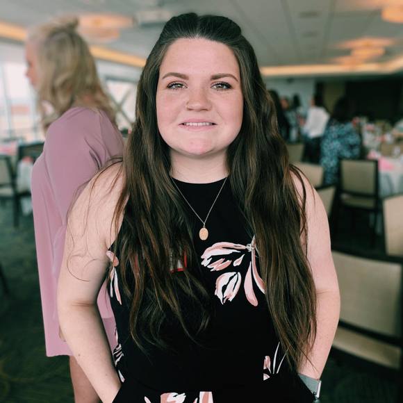 Profile Picture of Kayla Yonkers (@kaylaaa28) on Poshmark