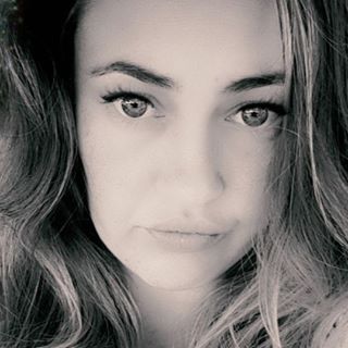 Profile Picture of Danielle Gieschen (@dee.stardom88) on Facebook