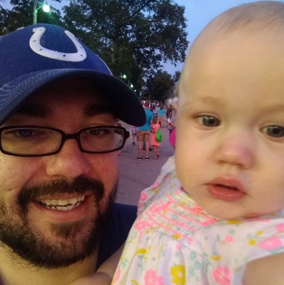 Profile Picture of Christopher Carlson (@chriscarlson937) on Poshmark