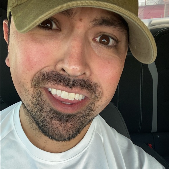 Derek Aranda - Poshmark Profile Picture of Derek Aranda (@derekaranda) on Poshmark