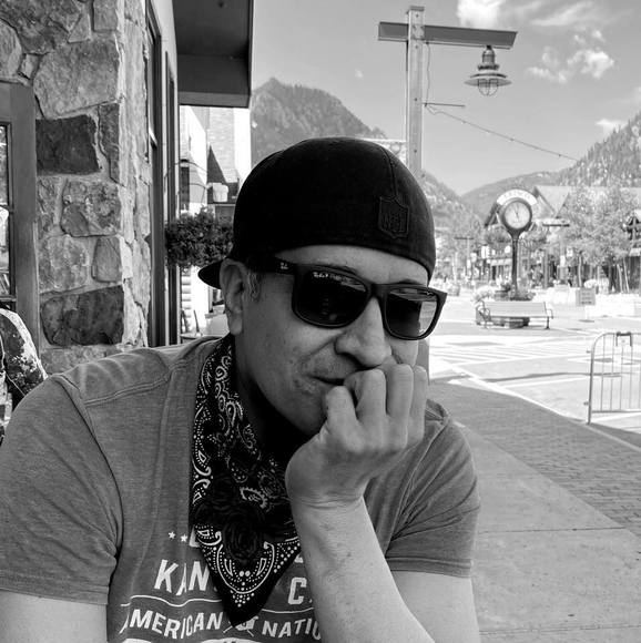 Profile Picture of Miguel Jaramillo (@migueljaramillo) on Poshmark