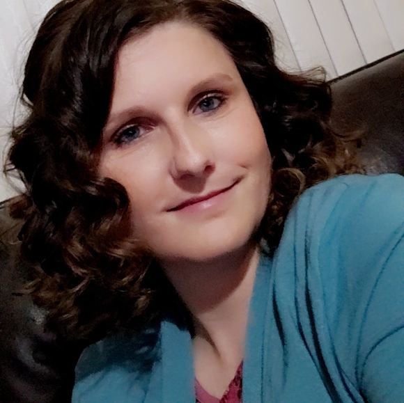 Profile Picture of Tiffany Worsham (@tiffanyworsham) on Poshmark