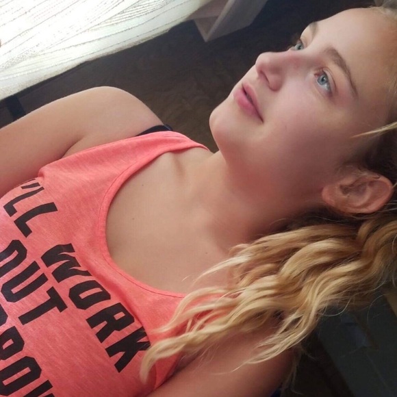 Profile Picture of Julie Dommel (@jewels200316) on Poshmark