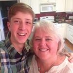 Profile Picture of Lisa Wright (@0newordatatime) on Instagram