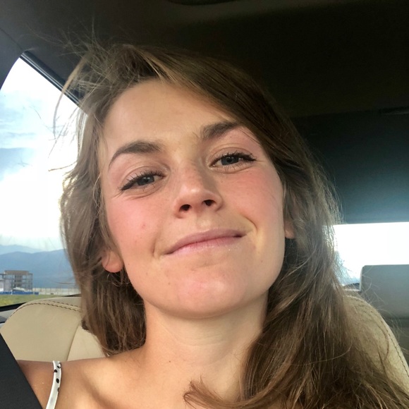 Profile Picture of Alisha Scheifley (@alishascheifley) on Poshmark