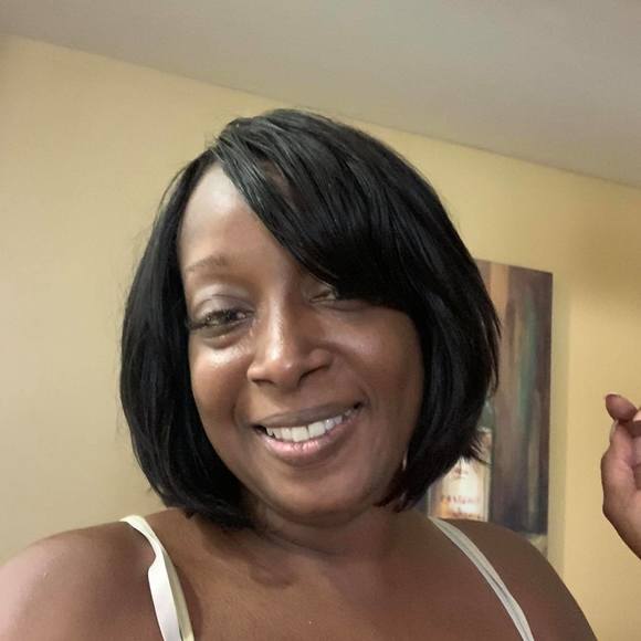 Profile Picture of Deidra Roberts (@marcusreese) on Poshmark