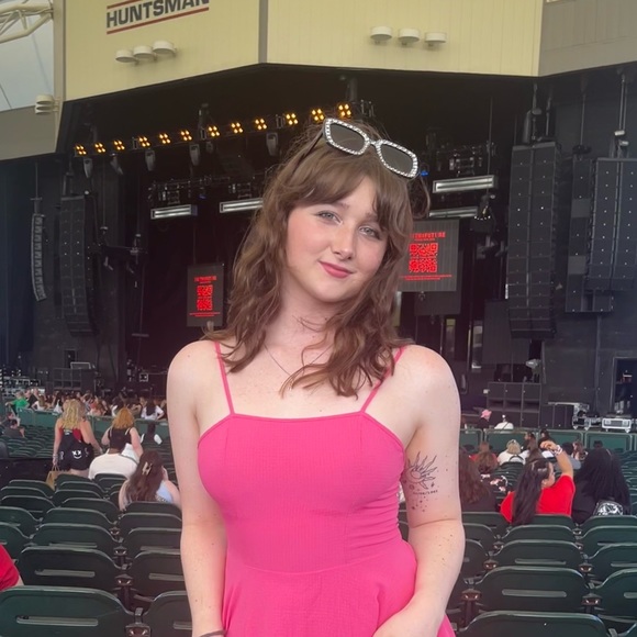 Profile Picture of Paige Greeney (@paigegreeney) on Poshmark
