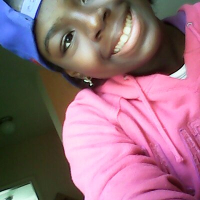 Profile Picture of Ana Laura Basilioon Twitter