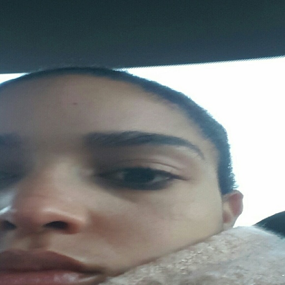 Profile Picture of Anelibeth Guzman (@anelibeth) on Poshmark