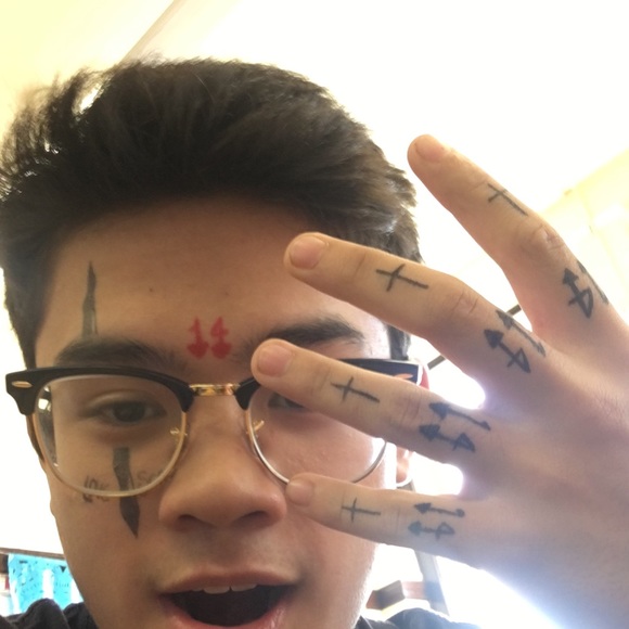 Profile Picture of Eddie Seghers (@eddiethehype) on Poshmark