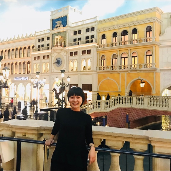 Profile Picture of Chan Lin (@linchan1206) on Poshmark