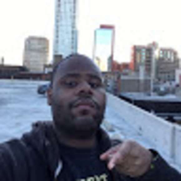 Profile Picture of Stark Tony (@cbs1208) on Poshmark