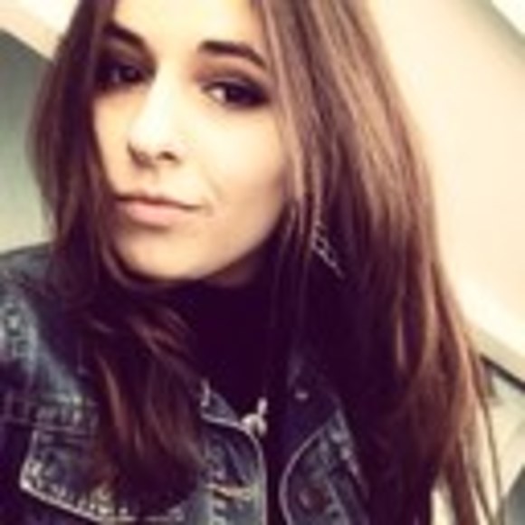 Dawn George - Poshmark Profile Picture of Dawn George (@dawn4george) on Poshmark