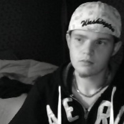 Profile Picture of Scott Allan MacIver (@Purple_Hail) on Twitter