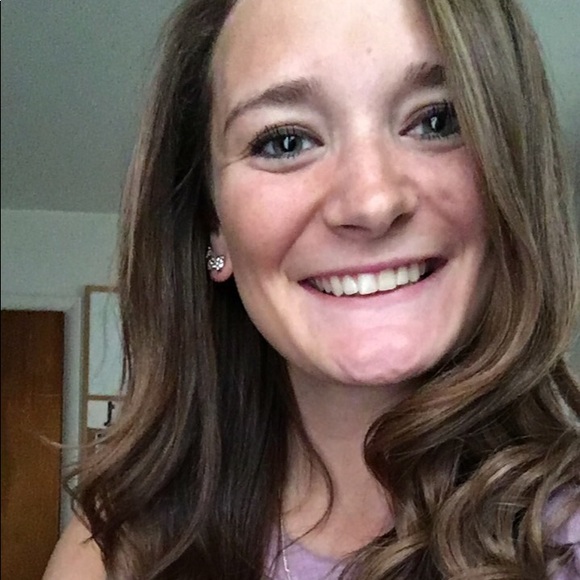 Profile Picture of Karly Klein (@karlllll25) on Poshmark