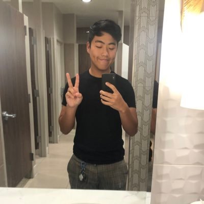 Profile Picture of Aaron Field!? (@notaaronfield) on Twitter