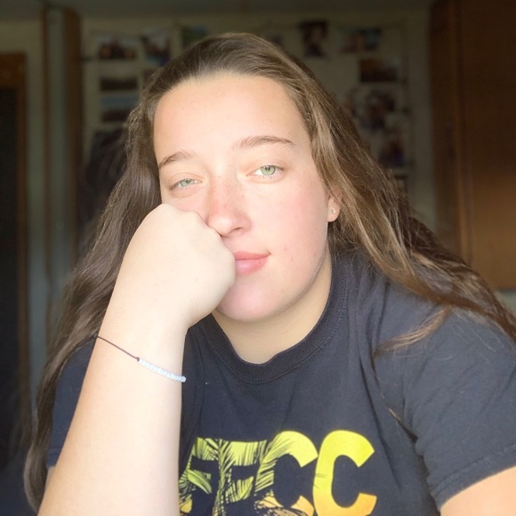 Profile Picture of Hannah Brinkman (@hannah_brinkman) on Poshmark