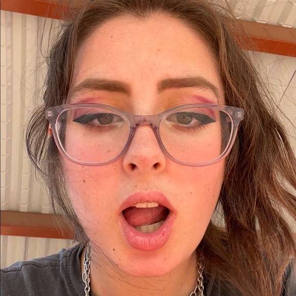 Profile Picture of Sam Everett (@sameverett521) on Poshmark