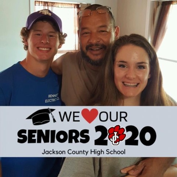 Profile Picture of Michael Santana (@lsutigers9901) on Poshmark