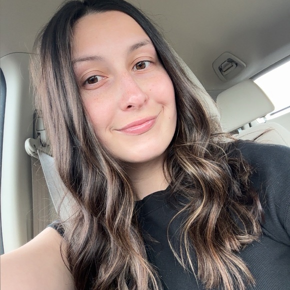 Profile Picture of Kaitlyn Mikulich (@kaitlynmikulich) on Poshmark