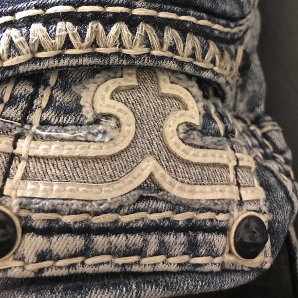 Profile Picture of Andrew Vaughn (@toon618) on Poshmark