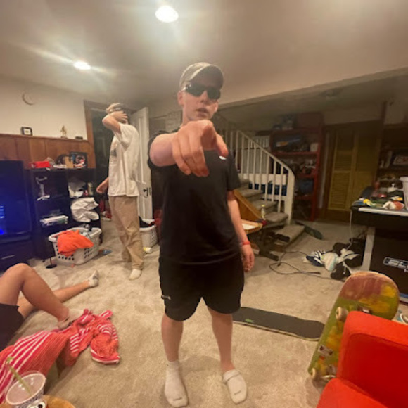 Profile Picture of John Anderson (@jcanders06) on Poshmark