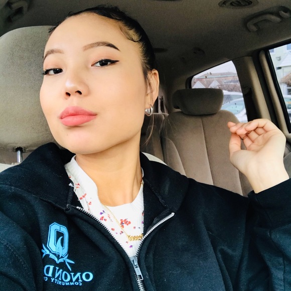 Profile Picture of Kuu Kuu (@kuukuu) on Poshmark