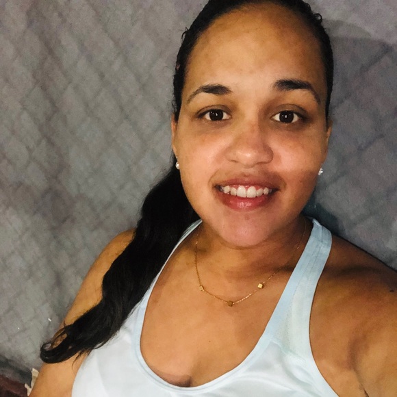 Profile Picture of Isabel Olivares (@isaoliva9) on Poshmark