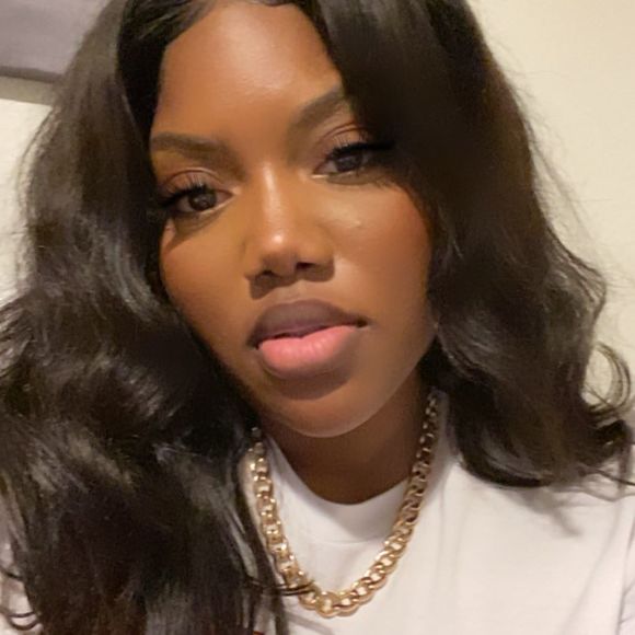 Profile Picture of Nicole Pringle (@nicolepringle27) on Poshmark