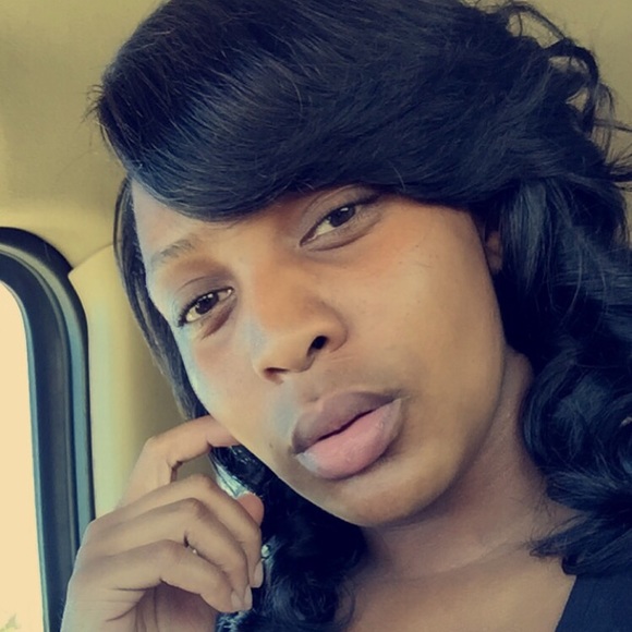 Profile Picture of Shaundrella Perrin (@shaunperrin) on Poshmark