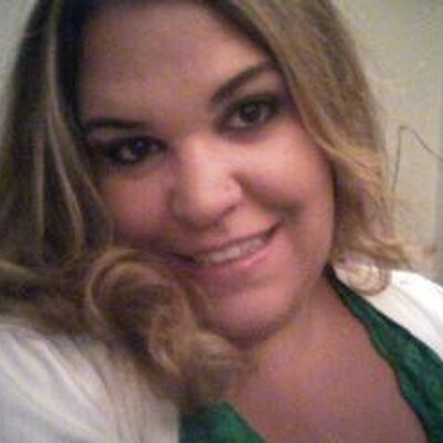 Profile Picture of Teri Checots (@sweeteri09) on Twitter