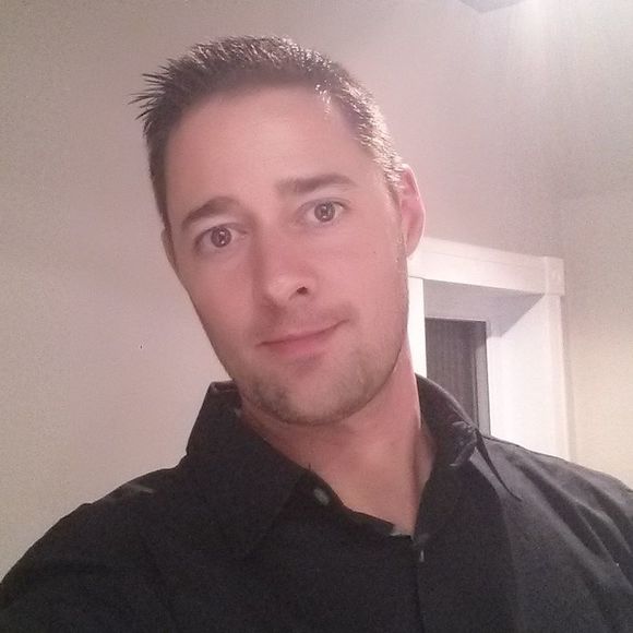 Profile Picture of Jonathan Duclos (@jonathan_duclos) on Poshmark