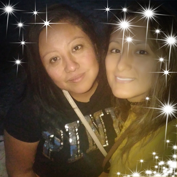 Profile Picture of Nely Lopez (@nelylopez801) on Poshmark