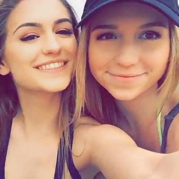 Brea Bornscheuer - Poshmark Profile Picture of Brea Bornscheuer (@bbornsch) on Poshmark