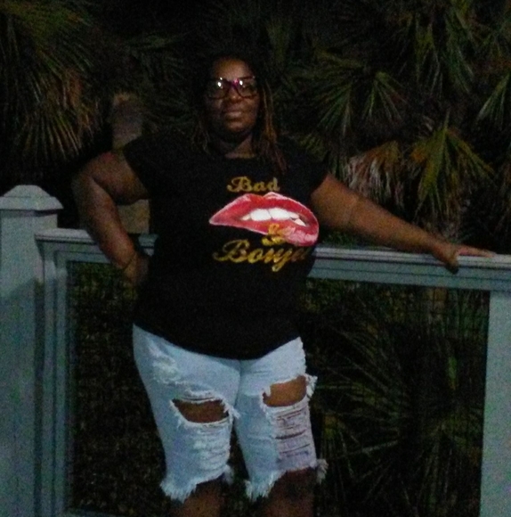 Profile Picture of Poosie Lattimore (@secretlatt0620) on Poshmark