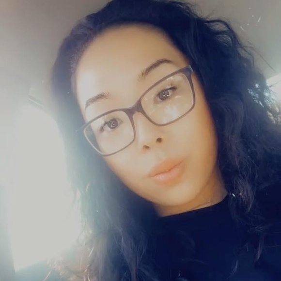 Profile Picture of Amy Walrath (@amywalrath42) on Poshmark