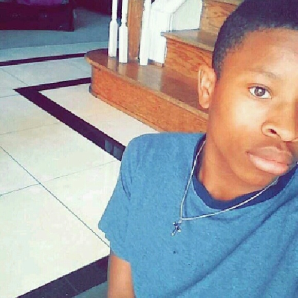 Profile Picture of Ray Ray (@luvhrts15) on Poshmark