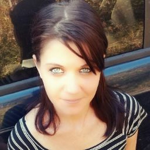 Profile Picture of Robin Combs (@robincombs1989) on Poshmark