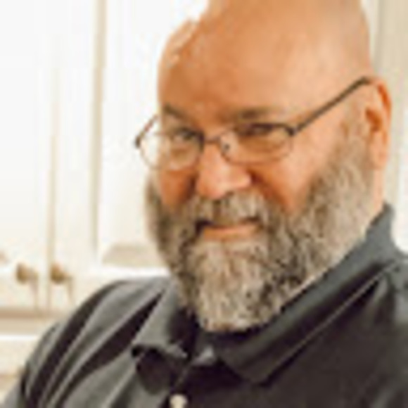 Profile Picture of Christopher Chubb (@maxxillian) on Poshmark