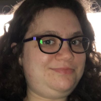 Profile Picture of Zoe Snyder (@SnyderZoe) on Twitter