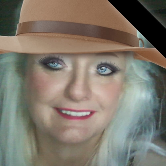 Profile Picture of Beverly Riley butcher (@bab777) on Poshmark