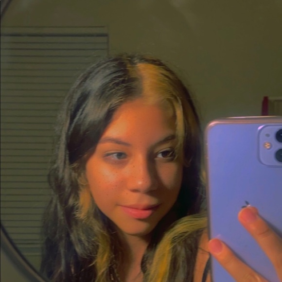 Profile Picture of Ariel Reyna (@ariel_reynaaa) on Poshmark