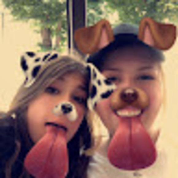 Profile Picture of Lauren Malmstrom (@lulumalmstrom) on Poshmark